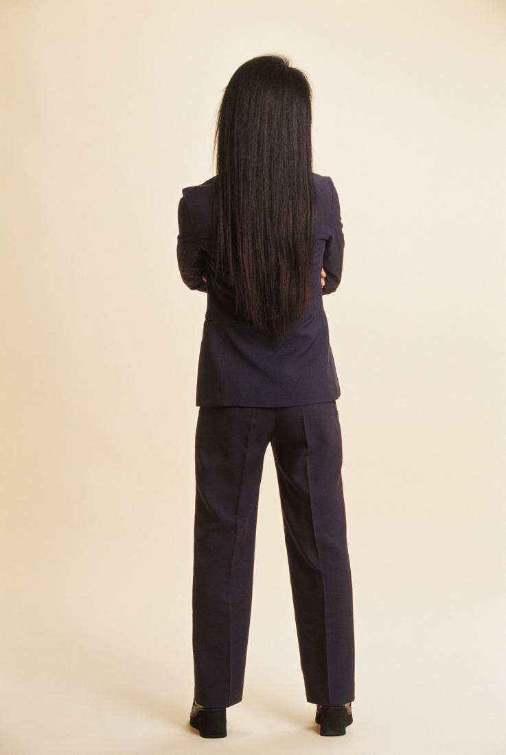 27岁女子久站致股骨头坏死